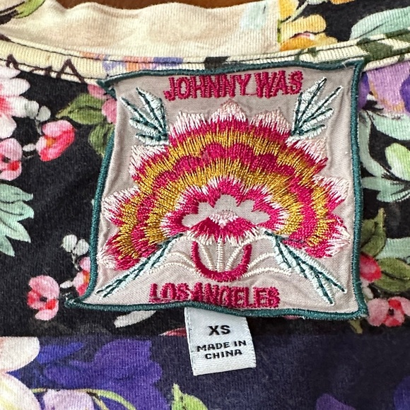 Johnny Was Multicolor Floral Patchwork V-Neck Top - Picture 4 of 8
